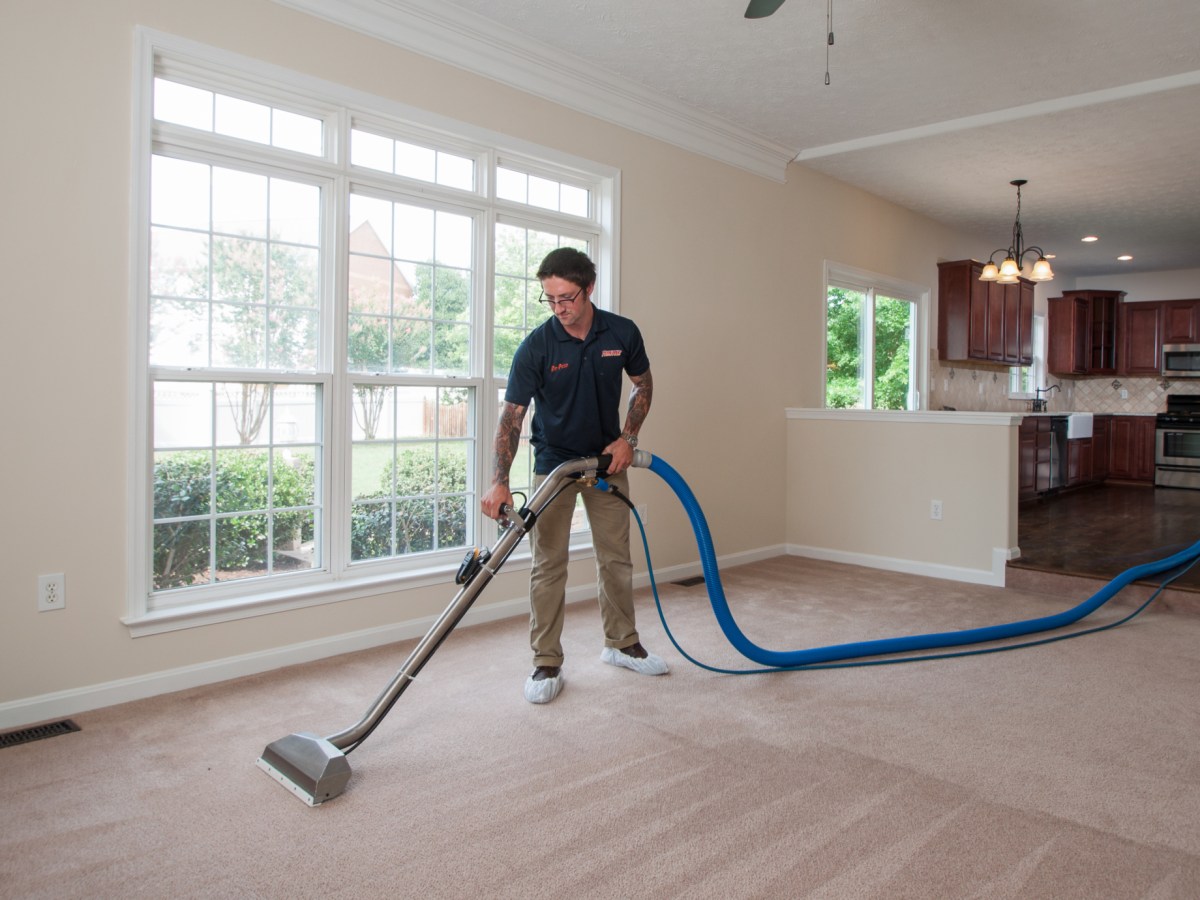 It’s time to clean your carpet by following these five&nbsp;steps!